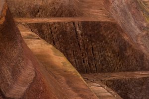 Navigating uncertainty: Towards resilient cost estimation in mine closure